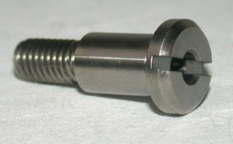 Tornillo de maneta Domino Titanio