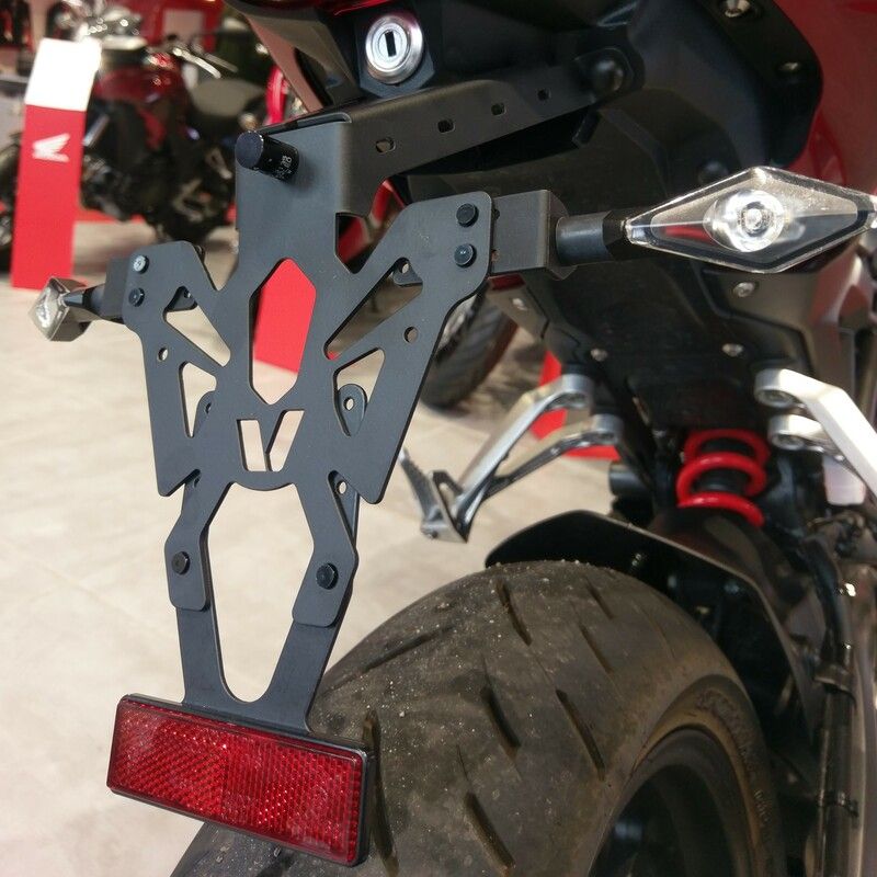 Portamatrículas Honda CB125R/300R negro