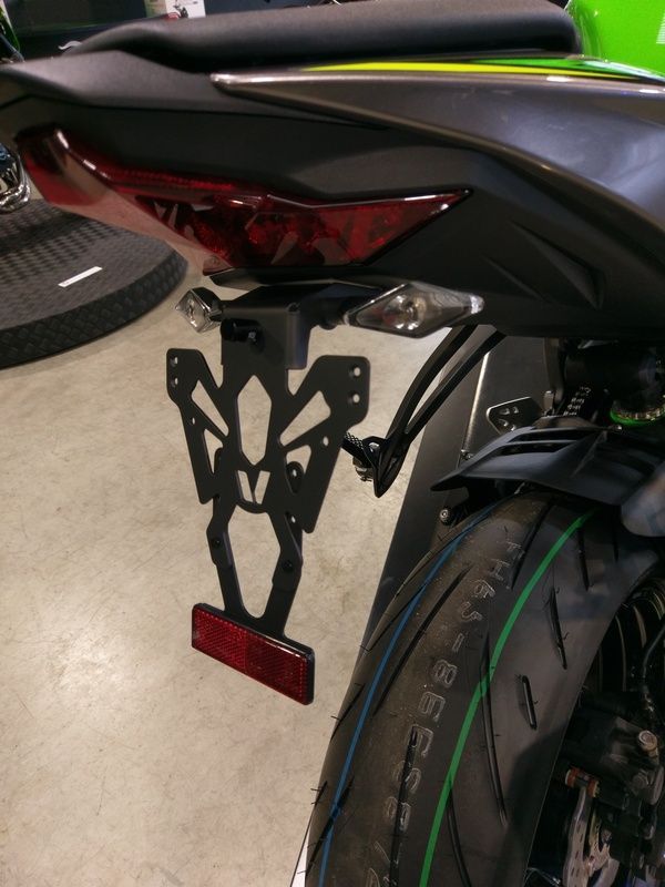 Portamatrículas Kawasaki ZX-6R negro