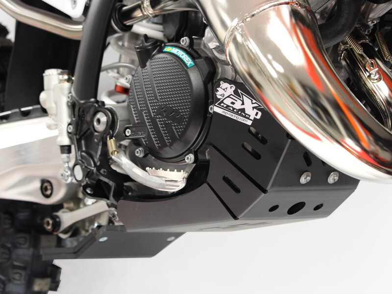 Cubrecárter AXP Xtrem con protección de bieleta - PEAD 8 mm