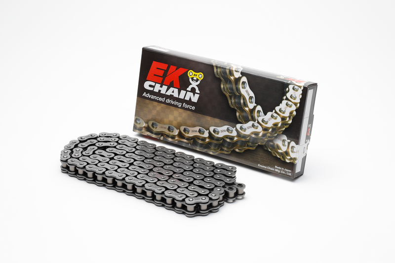 Cadena de transmisión EK CHAIN 525 MVXZ2 - Retenes QX-Ring - Cierre tipo remache