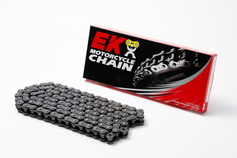 Cadena de transmisión EK CHAIN 525 DEX - Retenes QX-Ring - Cierre tipo clip