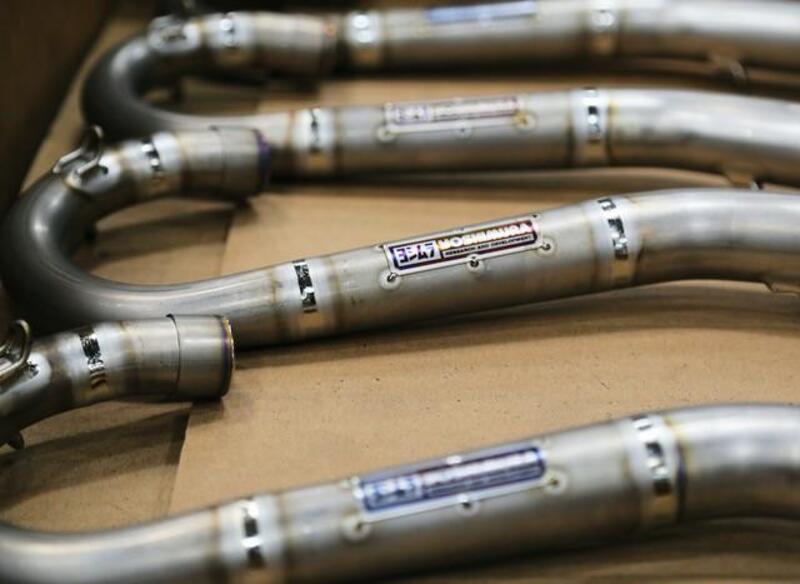 Recambio YOSHIMURA - Colector para sistema de escape 225861S720