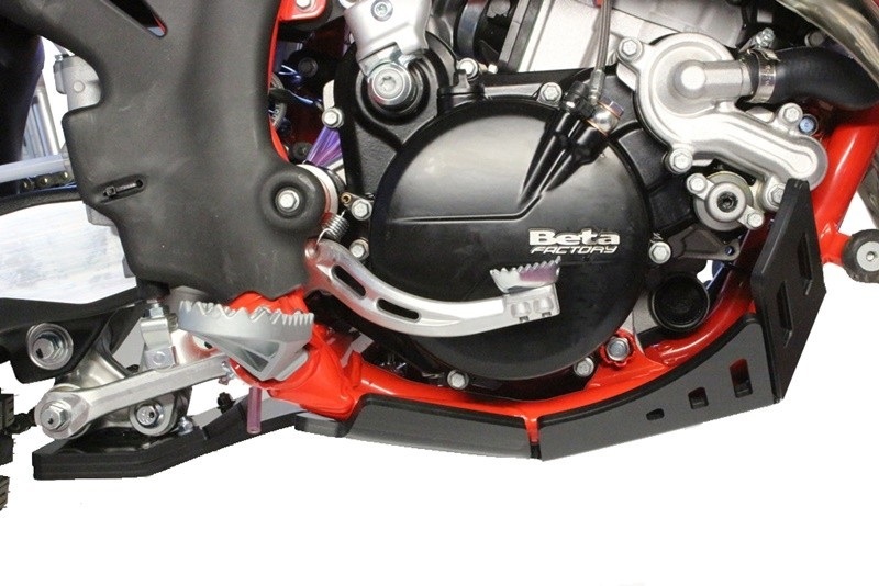 Cubrecárter AXP Enduro negro Beta RR125