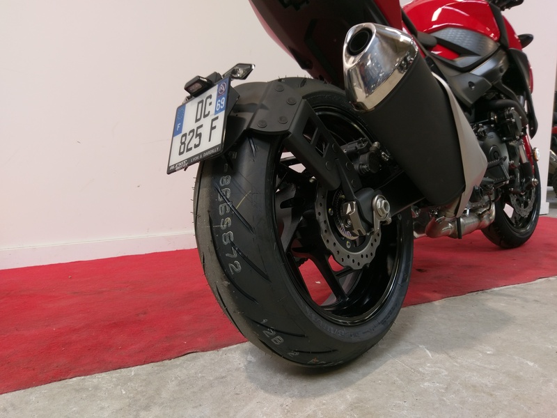 Portamatrículas a la rueda Suzuki GSX-S750 negro