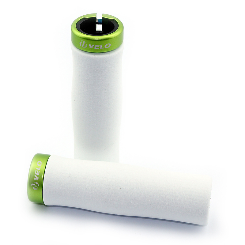 Par puños bici espuma EVA ultraligera VELO Blancos/abrazadera verde. Sujeción lock-on 1 tornillo