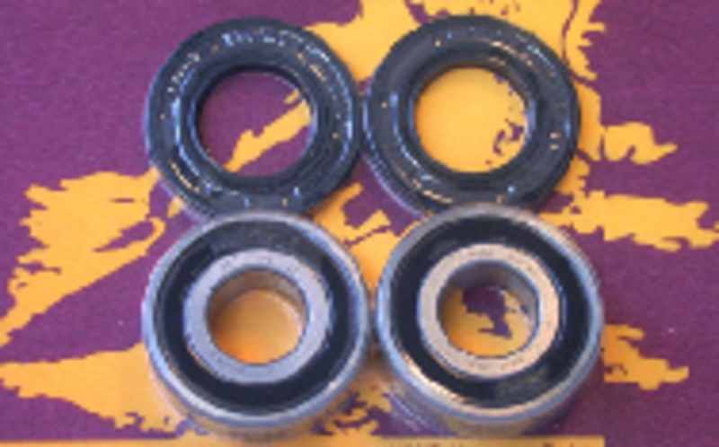Kit de rodamientos y retenes de rueda trasera PIVOT WORKS