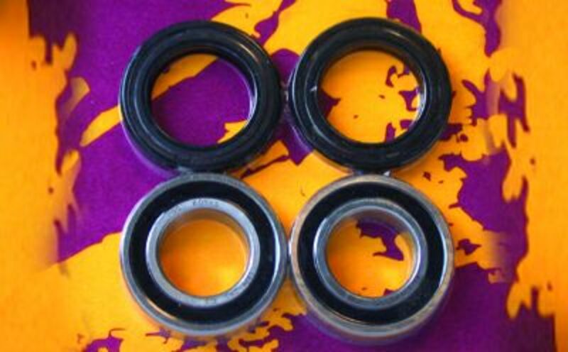 Kit de rodamientos y retenes de rueda delantera PIVOT WORKS
